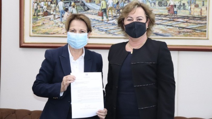 Ministra Tereza Cristina confirmou para a secretária Silvana Covatti que está no parque Assis Brasil no dia 10 de setembro - Foto: Roberto Soso / Divulgação / Seapdr