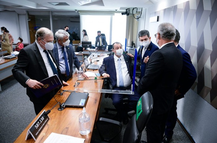 CPI aprova requerimentos que miram irregularidades na Precisa e na FIB Bank