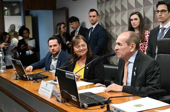 Comissão mista vota MP do reajuste dos servidores na terça