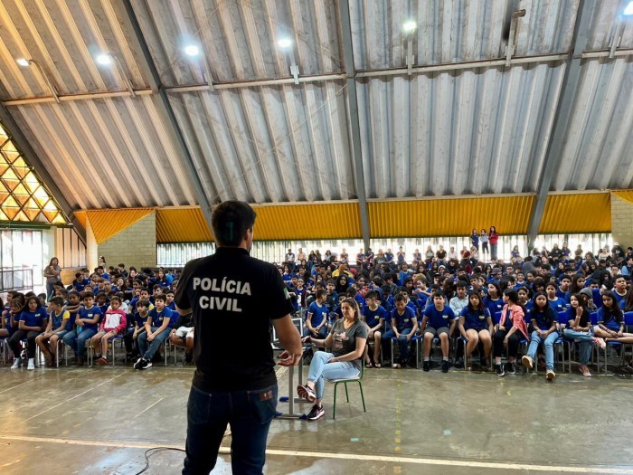 Polícia Civil participa de palestra antidrogas em escola municipal de Dourados