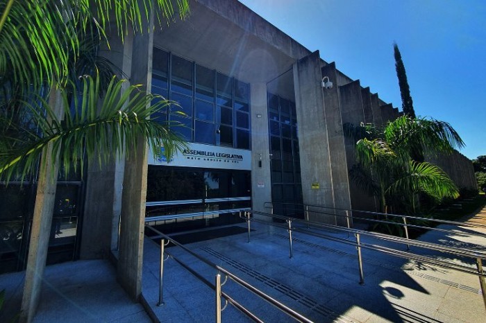 Três projetos do Executivo estão na pauta da sessão desta terça-feira