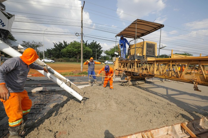 Faixas exclusivas da ESPM recebem pavimento rígido