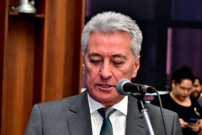 Projeto determina remoção do cabeamento após interrupção de serviços por assinatura