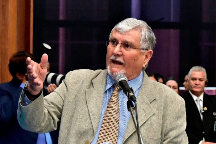 Projeto autoriza sistema para garantir acesso do cidadão aos medicamentos essenciais