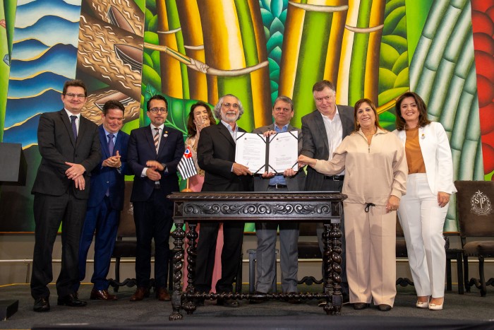 Governo de SP vai oferecer atendimento em Libras nos serviços estaduais