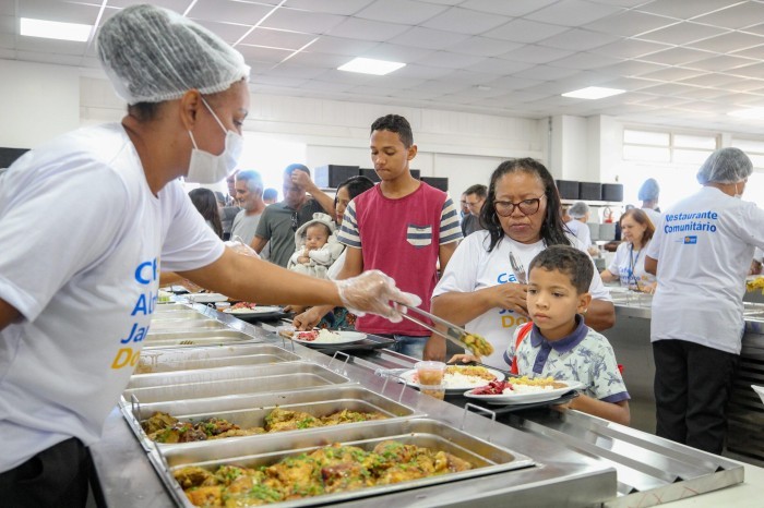 Restaurantes comunitários oferecem preço baixo e alto valor nutricional