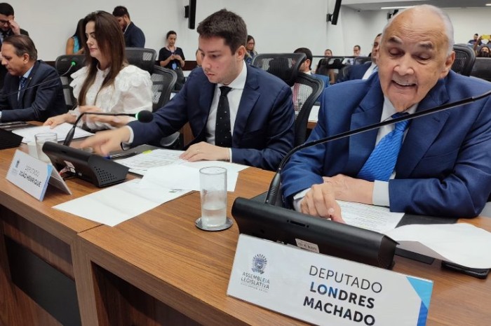 Ordem do Dia: Aprovado auxílio de R$ 900 a cuidador de pessoa com deficiência