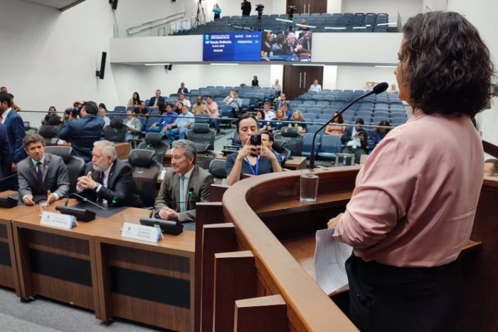 Aumento do abono salarial dos administrativos da Educação em debate na ALEMS