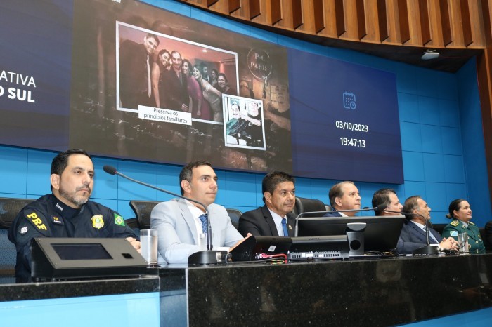 Policiais Civis são homenageados com medalha “Coronel Adib”