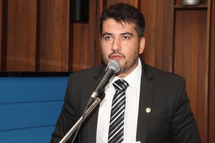 Proposta modifica lei sobre Carteira de Vacinação no ato da matrícula escolar