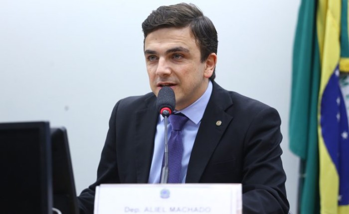 Comissão aprova novos critérios de desempate em licitação para favorecer idosos e mulheres