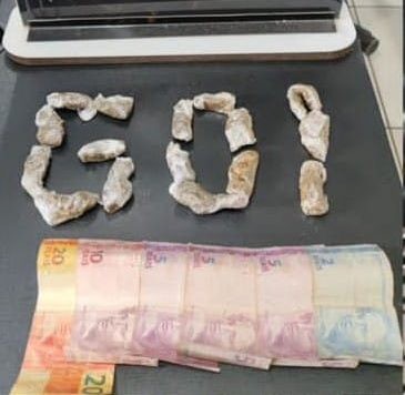 Polícia Civil prende dois foragidos e um terceiro por tráfico de drogas em Campo Grande