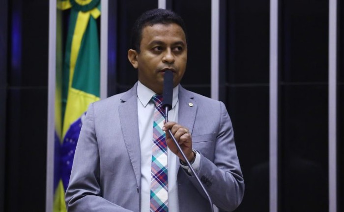 Projeto regulamenta a profissão de técnico de laboratório