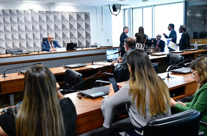 Quebrar sigilo em processo com menor merece pena mais alta, aprova CDH