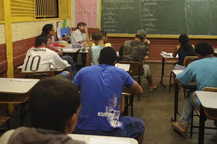 Poupança para estudantes do ensino médio público vai a Plenário na quarta