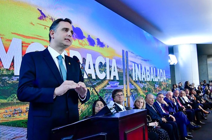 Presidentes dos Três Poderes: atos contra democracia não serão tolerados