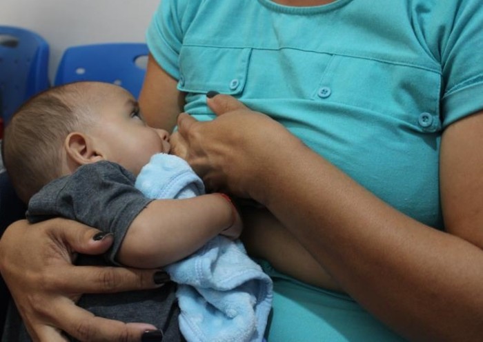 Uma das iniciativas da Semus incentiva a amamentação e garante a alimentação adequada e saudável das crianças - Fotógrafo:Fernanda Mendonça