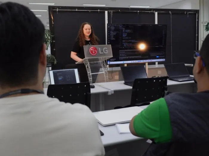 LG forma talentos no AM e economiza 20 mil horas com BotCity