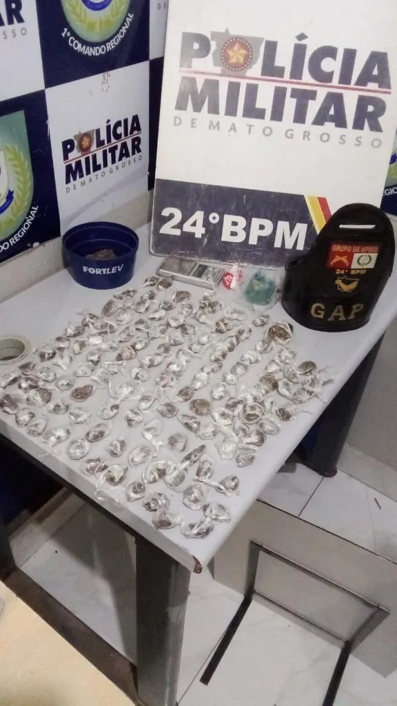 PM prende homem por tráfico de drogas e apreende 123 porções de entorpecentes