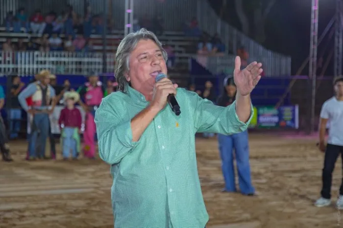 Caravina prestigia abertura do Rodeio de Camapuã nos 77 anos do município