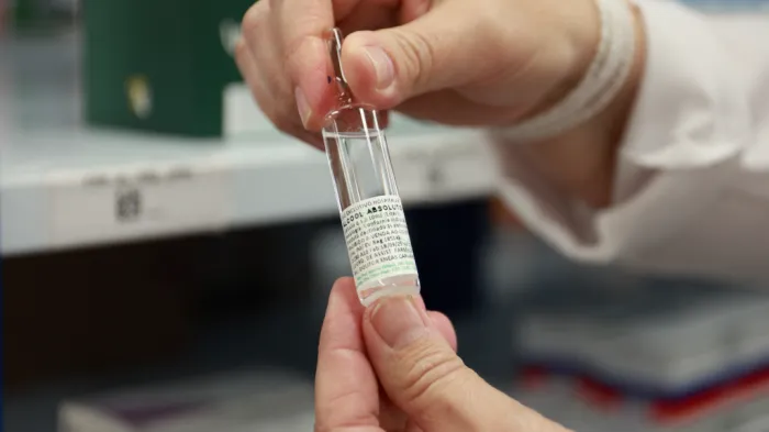 Ação integra a mobilização do gabinete de crise montado pela administração estadual para enfrentar os casos de intoxicação por metanol no estado