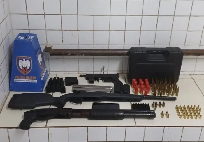 6º BPM APREENDE VÁRIAS ARMAS DE FOGO E MUNIÇÕES NA SERRA