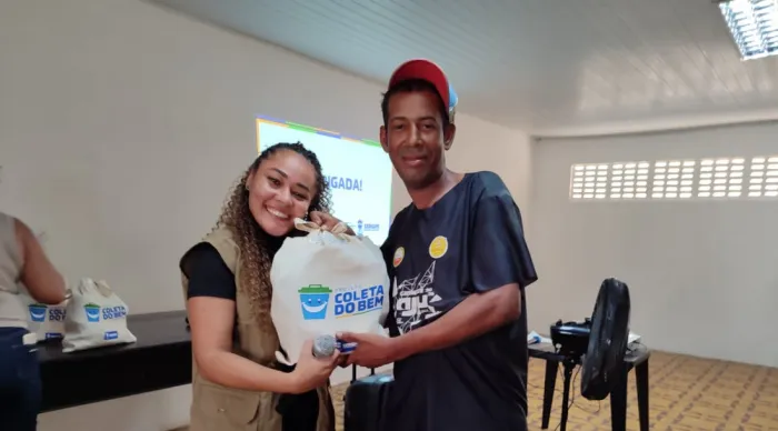 Governo do Estado realiza entrega de EPIs e capacitação para catadores no Fasc por meio do ‘Coleta do Bem’